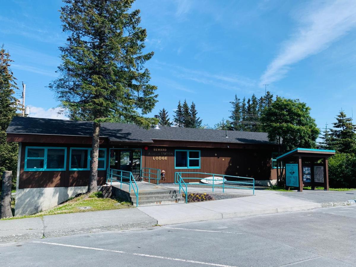 Seward Adventure Lodge エクステリア 写真